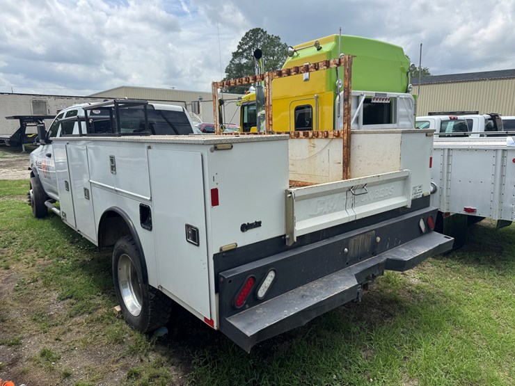 2018-ram-4500-not-running-dually-service-truck-cm-truck-beds-cmg-service-body-4wd---(bad-transfer-image-4