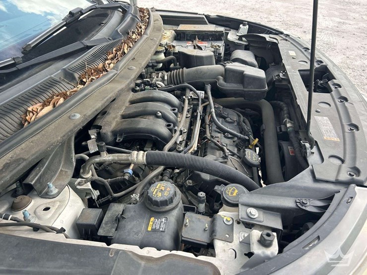 2016-ford-explorer-image-8