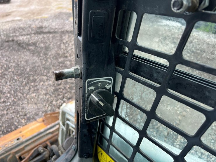 2021-bobcat-t450-image-20