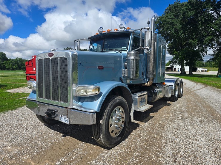 2013-peterbilt-388-image-2