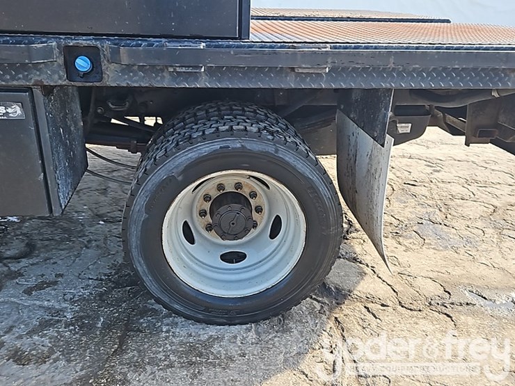 ford-f350-xl-image-12