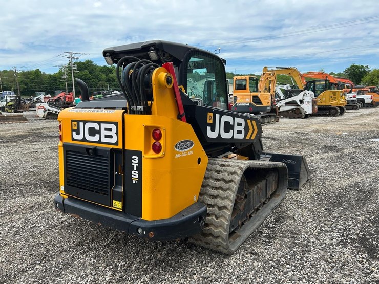 2023-jcb-3ts-8t-image-4