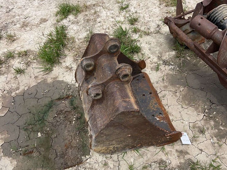 caterpillar-22-image-2