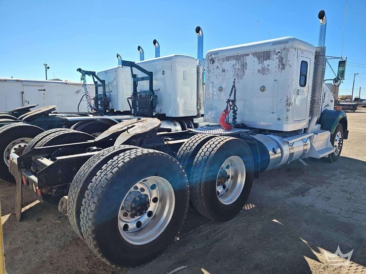 2012-kenworth-t800-image-3