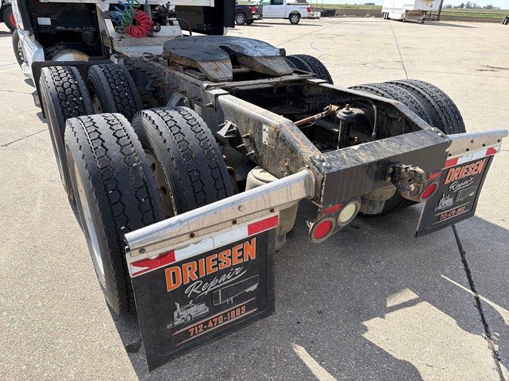 2009-peterbilt-387-image-7