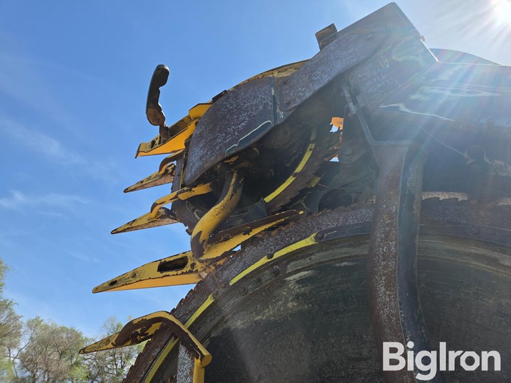 2021-new-holland-fr850-image-17
