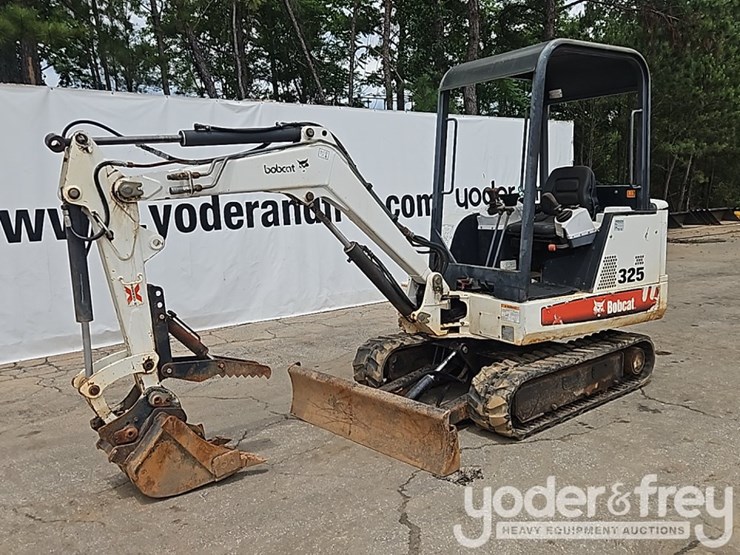 bobcat-325-image-1