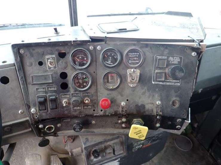 1999-mack-rb690s-image-17