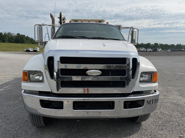2008-ford-f750-image-7