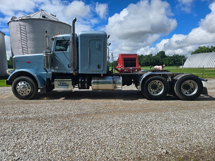 2013-peterbilt-388-image-8