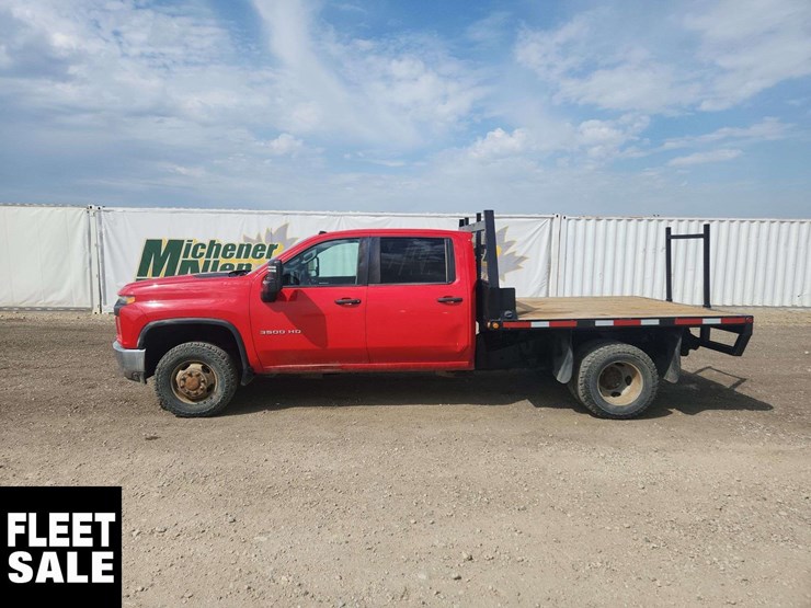 2020-chevrolet-silverado-3500hd-image-21