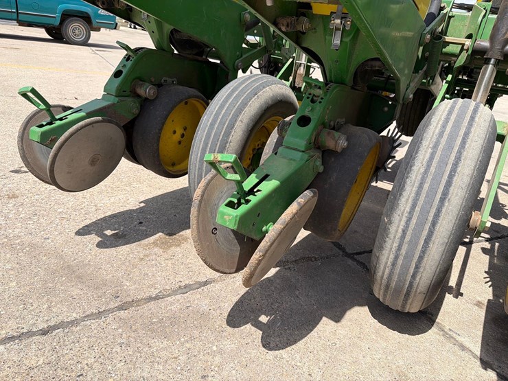 john-deere-7200-image-27