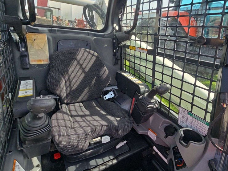 2020-bobcat-t595-image-14