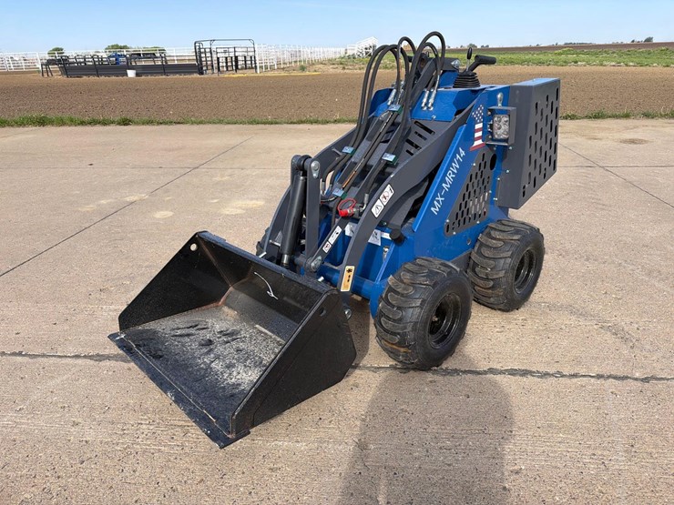 2025-agt-mx-mrw14-stand-behind-skidloader-image-1
