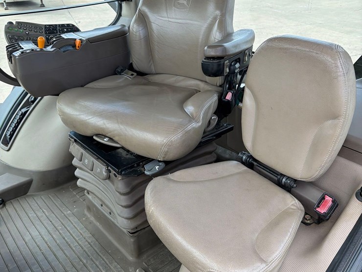 2012-john-deere-8310r-image-45