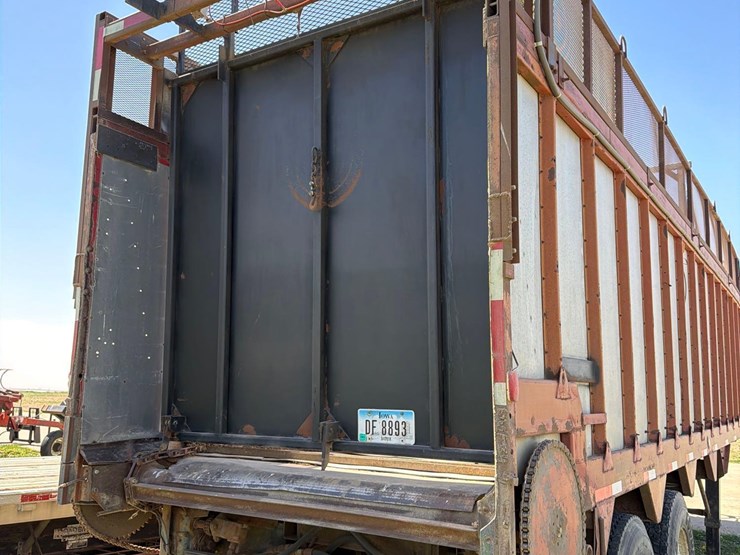 1976-bobc-30ft-live-bottom-semi-silage-trailer-image-31