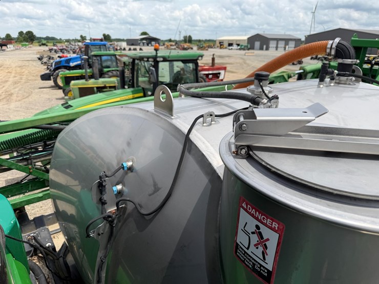 2016-john-deere-r4038-image-95