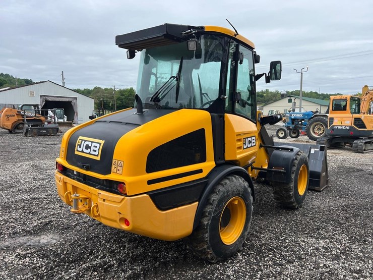 2022-jcb-407-image-7