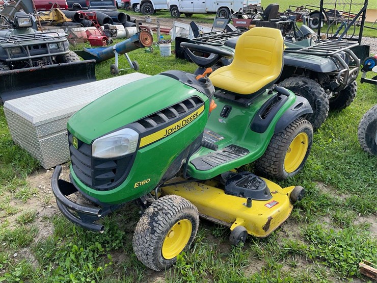 john-deere-180-image-2