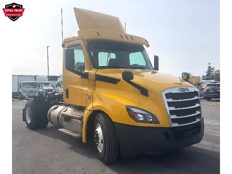 2019-freightliner-cascadia-126-image-1