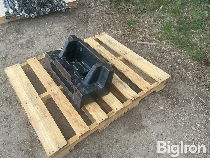 case-ih-87448319-weight-bracket-image-1