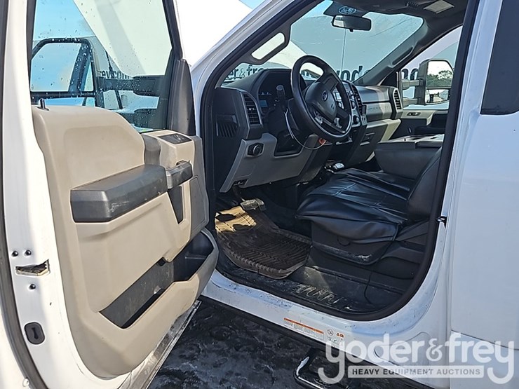 ford-f350-xl-image-17