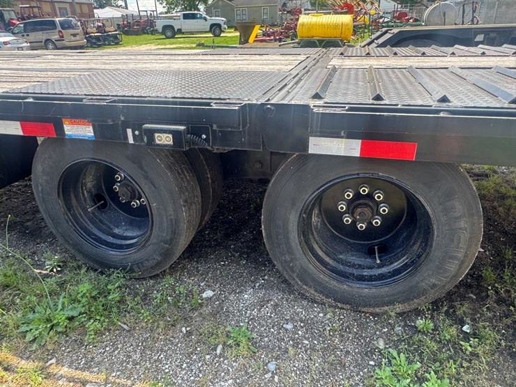 2023-kraftsman-40'-dual-tandem-gooseneck-trailer-with-hydraulic-dovetail,-hyd-landing-gear-image-5