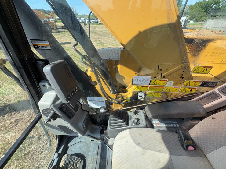 2012-caterpillar-321d-excavator-image-31