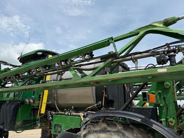 2016-john-deere-r4038-image-31