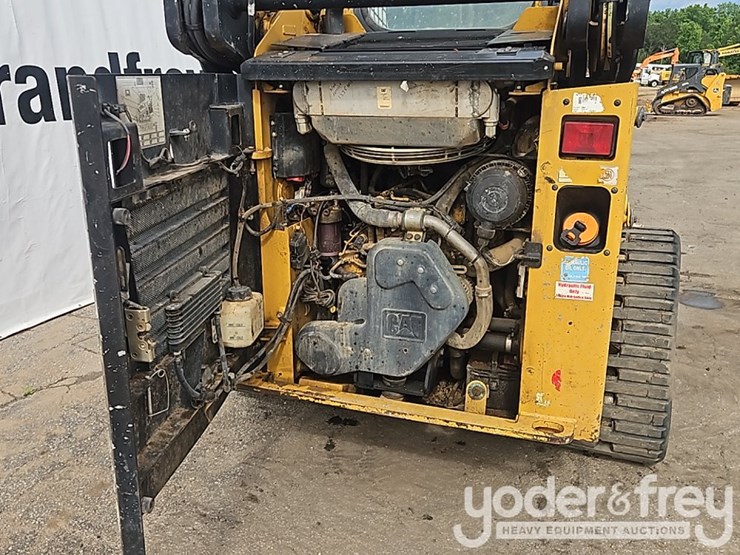 2018-caterpillar-249d-image-21