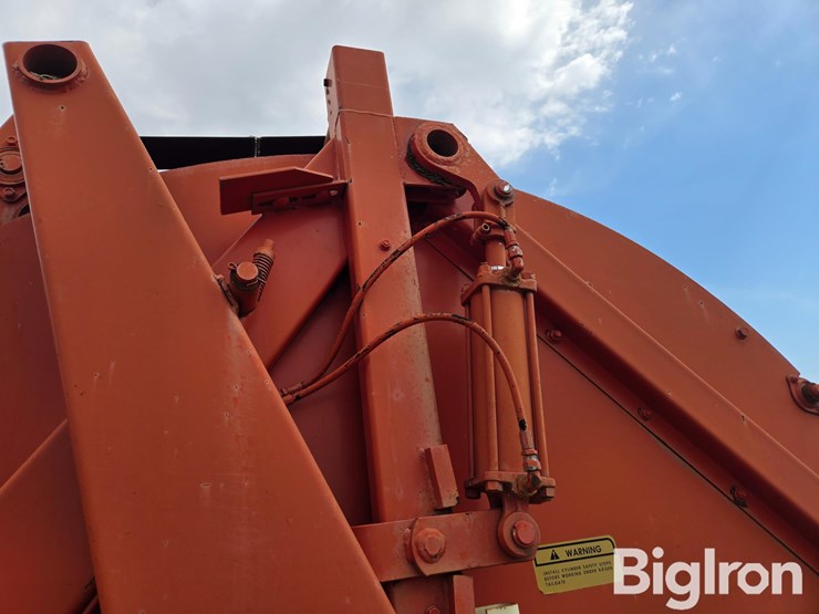 hesston-5800-image-19