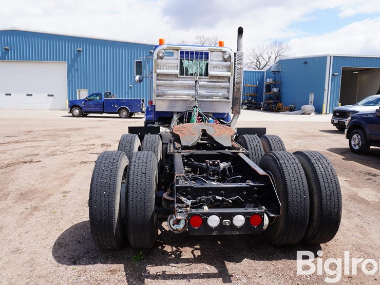 2013-kenworth-t800-image-6