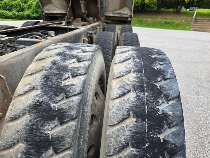 2015-kenworth-t800-image-103