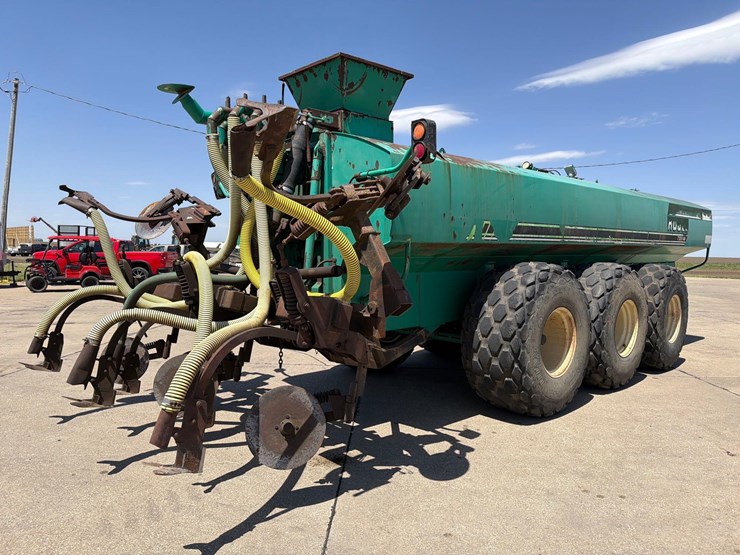 houle-7300-manure-tanker-image-2