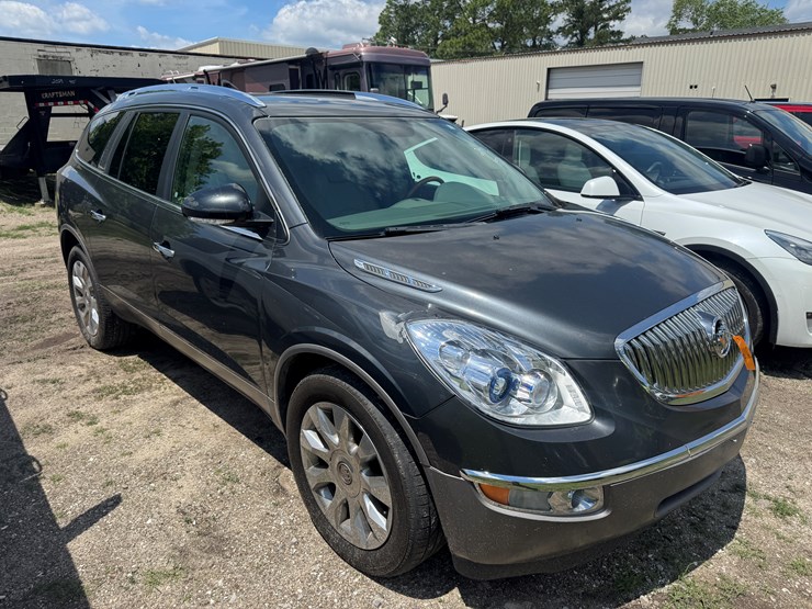 2011-buick-enclave-cxl-image-2