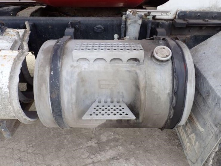 1999-mack-rb690s-image-61