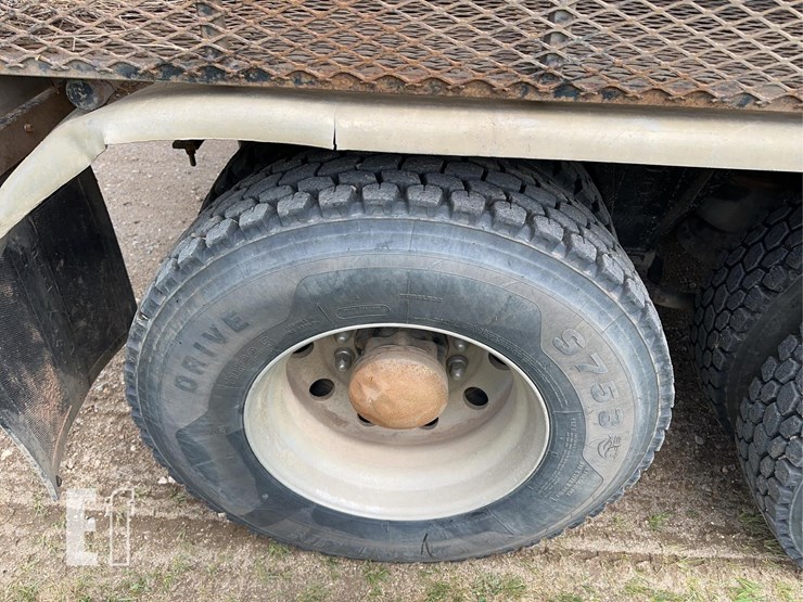 2000-kenworth-t800-image-26