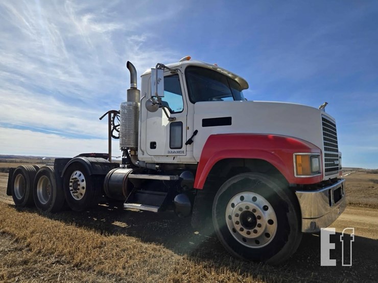 2012-mack-pinnacle-chu613-image-5