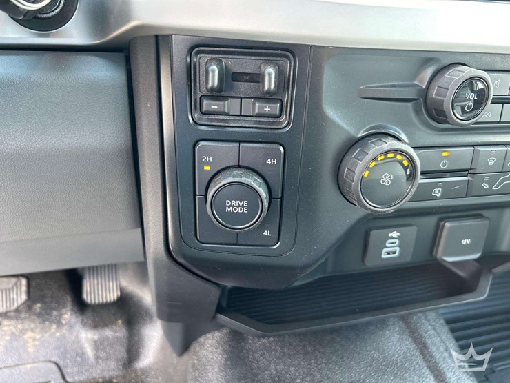 2023-ford-f550-image-18