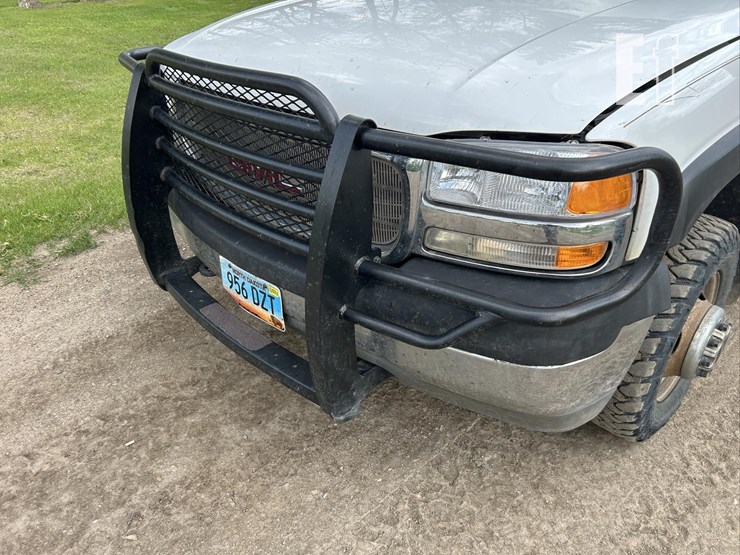 2001-gmc-3500-image-18
