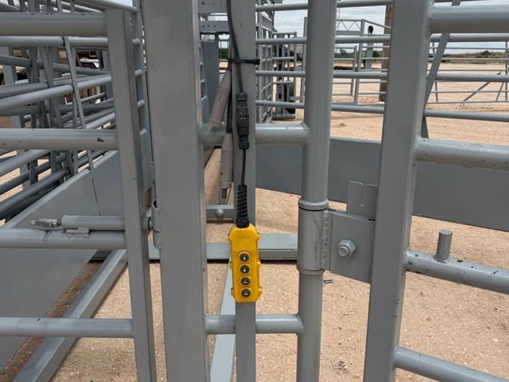 diamond-w-portable-corrals-5965-image-7