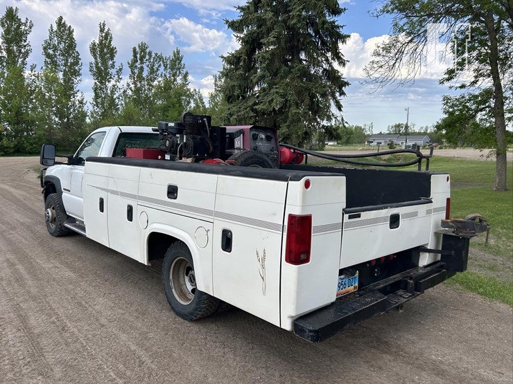 2001-gmc-3500-image-7