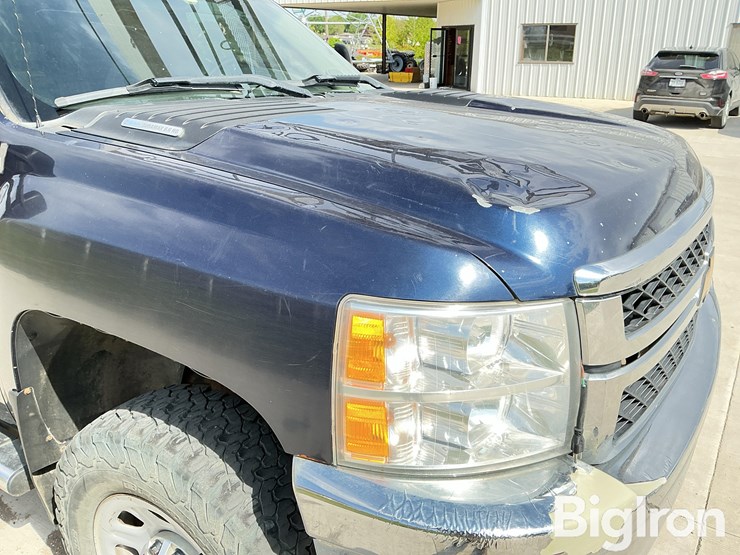 2012-chevrolet-3500hd-image-11