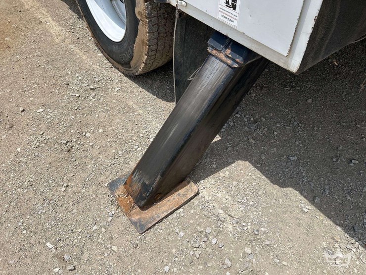 2011-ford-f750-image-26