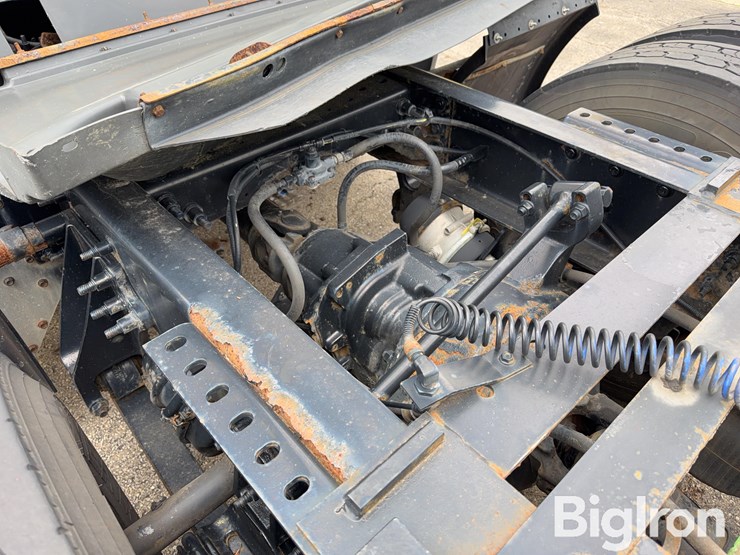 2015-international-prostar-image-13