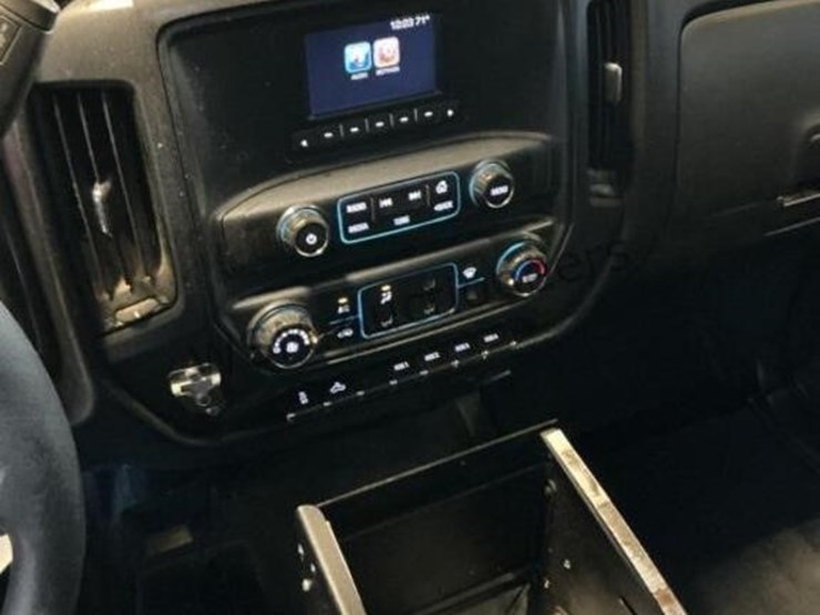 2017-chevrolet-silverado-3500hd-image-19