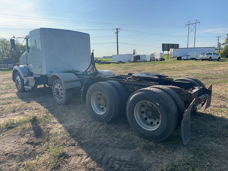 2006-kenworth-t800-sleeper-image-4