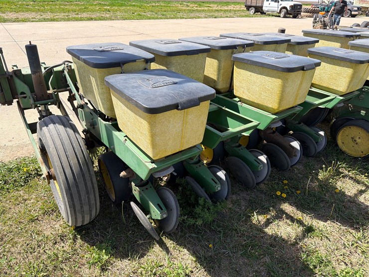 john-deere-7000-image-18