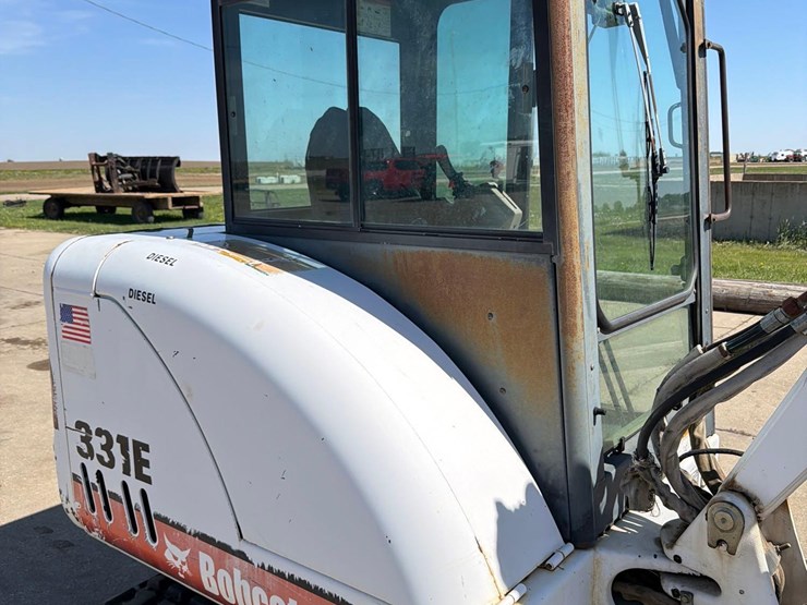 2001-bobcat-331e-image-25