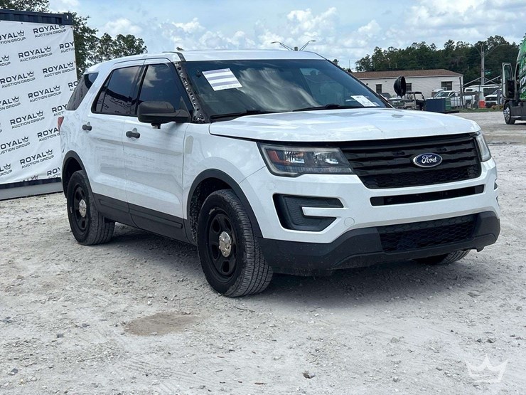 2018-ford-explorer-image-2